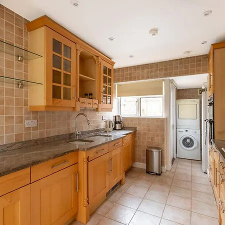 Holiday home Lovely 2br In Peaceful Hampstead, Nw London