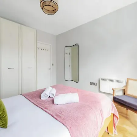 Pass The Keys Charming In North Apartment London