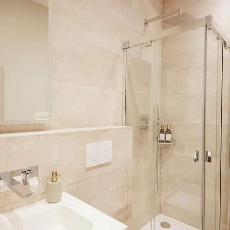 Luxury Fulham Townhouse With Cinema London