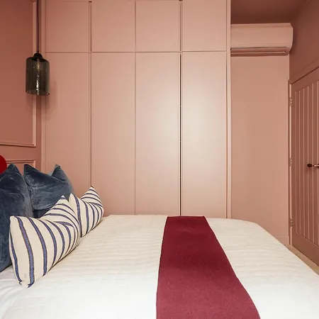Luxury Fulham Townhouse With Cinema Apartment *