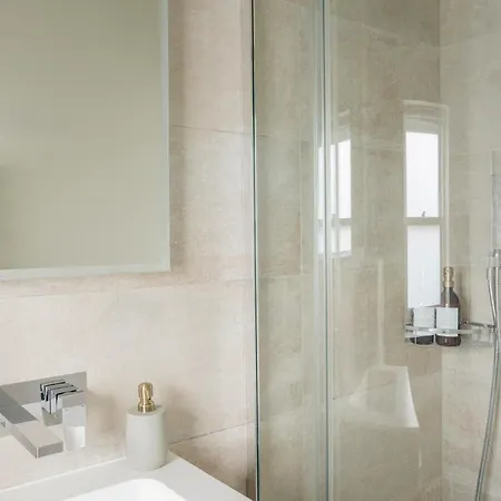 Luxury Fulham Townhouse With Cinema *