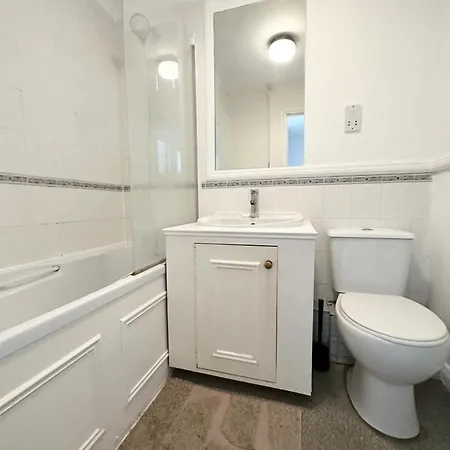 Apartment Spacious Quiet Stylish Entire Flat London