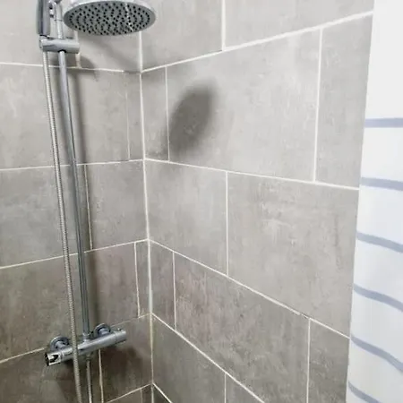 Comfy 1st Floor Flat, Sleeps 4 Apartment