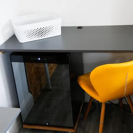 Luxury In Camden Town Near Shops, Cafes, Bars & Metro With Shared Bathrooms
