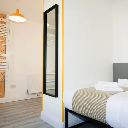 Luxury In Camden Town Near Shops, Cafes, Bars & Metro With Shared Bathrooms Accommodatie bij particulieren