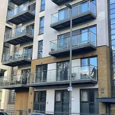Chic Battersea Retreat Apartment London
