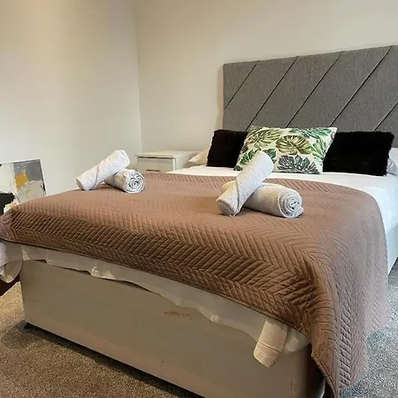 Chic Battersea Retreat Apartment London