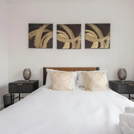 Modern Luxury By Bow Road Station