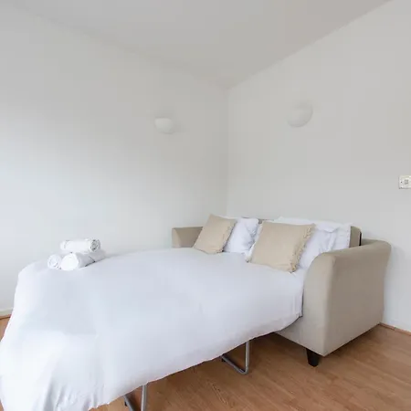 Modern Luxury By Bow Road Station * London