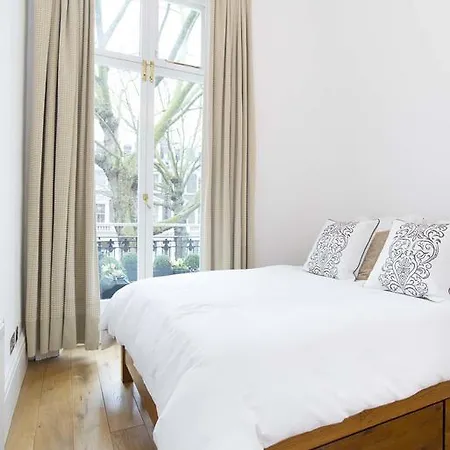 Veeve - Holland Park Avenue London