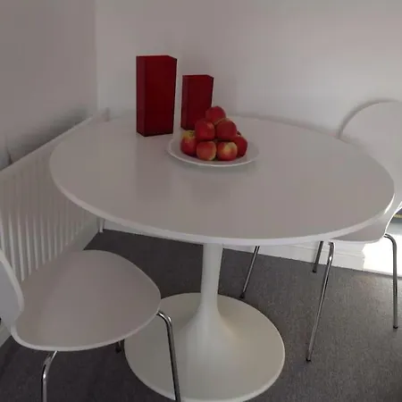 Zone 1! 2 Bed Duplex Apartment! Apartment *