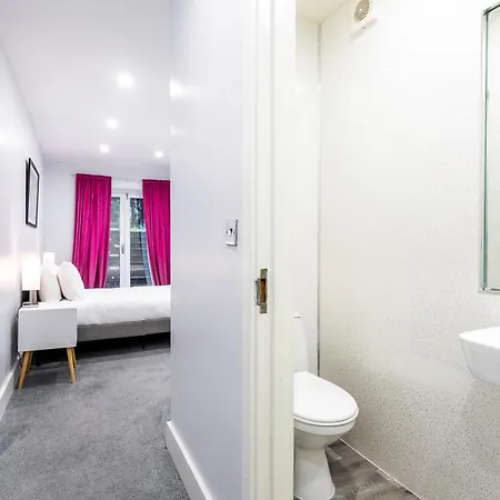 Bright Clapham Apartment *