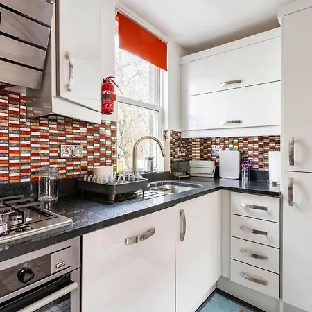 Clifton - Luxury 1 Bed Flat - 1 Min Walk To Tube Apartment *
