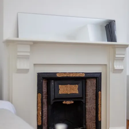 Apartment Sleek & Modern 2 Bd In - Sleeps 7 - Parking *