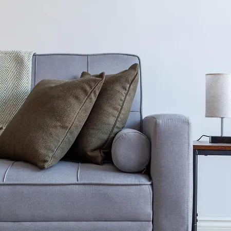 Sleek & Modern 2 Bd In - Sleeps 7 - Parking London
