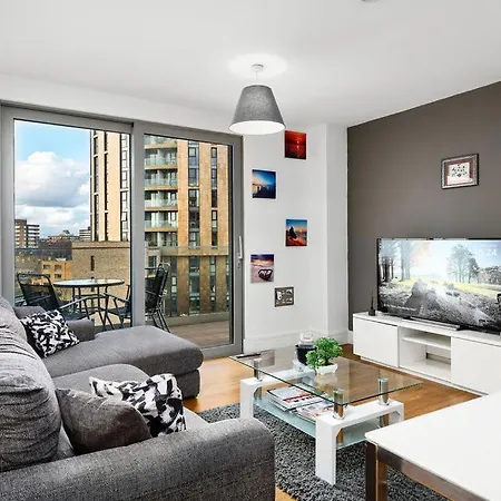 Modern Serviced 3-bedroom Flat In East