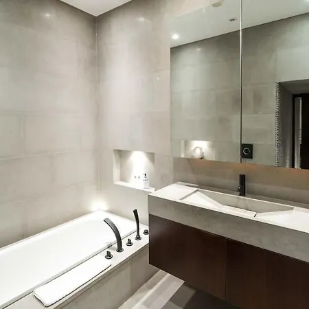 Hyde Park South Kensington Apartment *