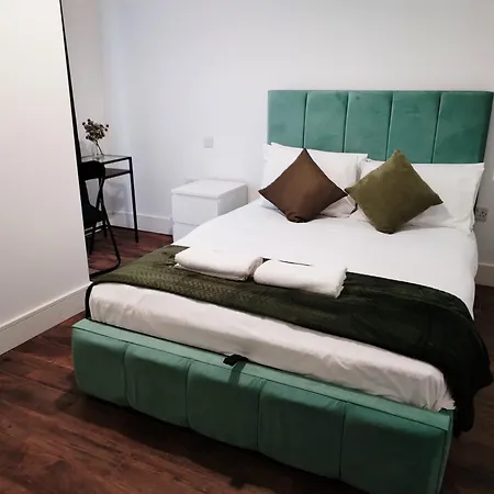 Luxury Near Centre, Near Train Station, E1 *