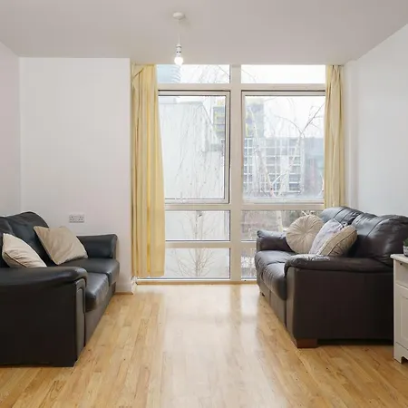 Apartment Beautiful 1 Bed With Living *
