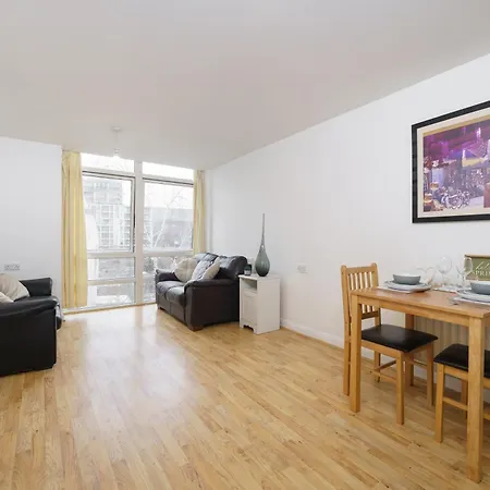 Beautiful 1 Bed With Living Apartment London