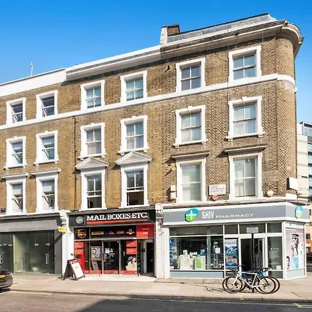 Huge 1 Bed -sleeps 4 De Lux Soho Fitzrovia Apartment London