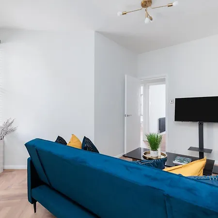 Apartment Luxury 2 Bed Flat In Central *