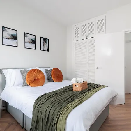 Luxury 2 Bed Flat In Central *
