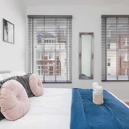 Luxury 2 Bed Flat In Central