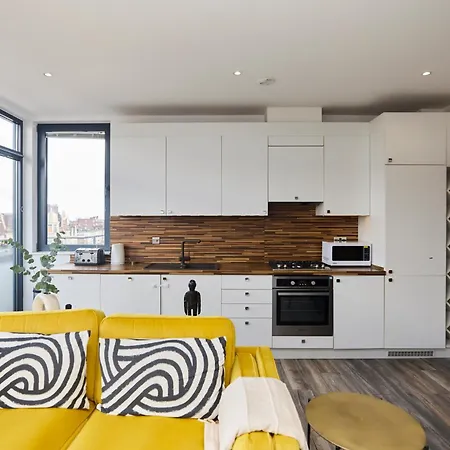 The Harlesden Classic - Lovely 2bdr Flat With Balcony *