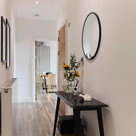 The Harlesden Place - Modern 3bdr Flat With Balcony