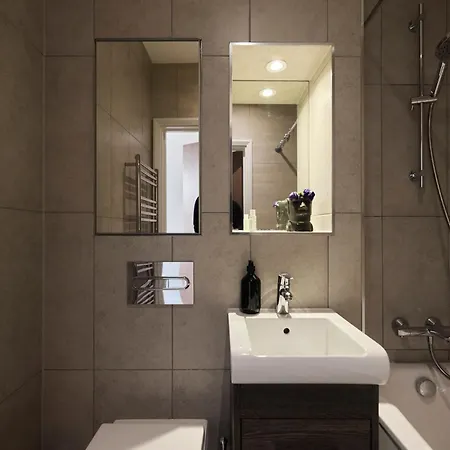 The Harlesden Place - Modern 3bdr Flat With Balcony Apartment *