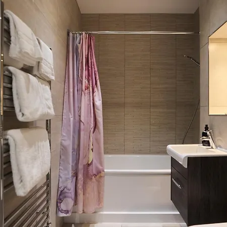 Apartment The Harlesden Place - Modern 3bdr Flat With Balcony London