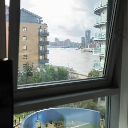 Lovely 2 Bedroom Overlooking River Thames * London