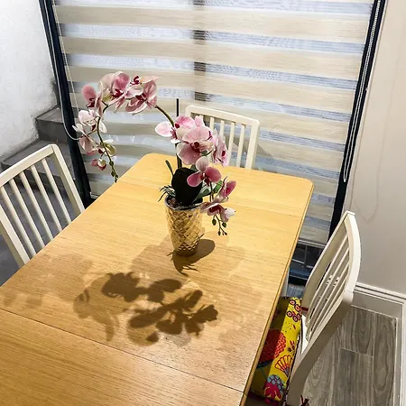 1 Bedroom Flat With Whirlpool Bath Apartment London