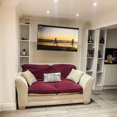 Apartment 1 Bedroom Flat With Whirlpool Bath