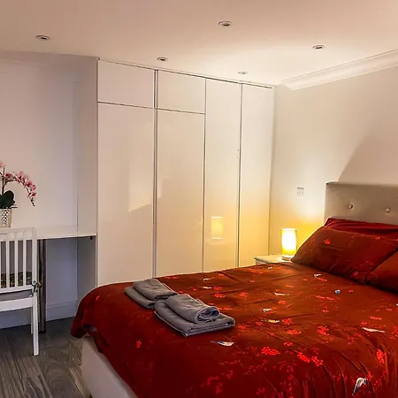 Apartment 1 Bedroom Flat With Whirlpool Bath