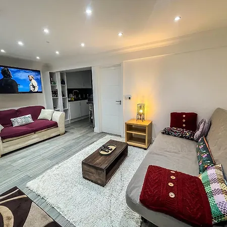 1 Bedroom Flat With Whirlpool Bath