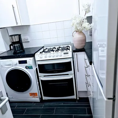 Apartment 1 Bedroom Flat London