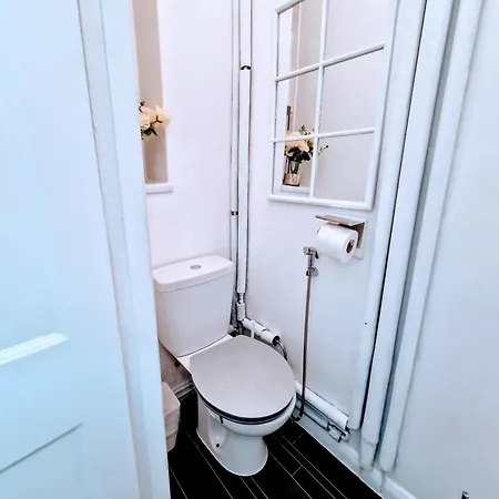 1 Bedroom Flat Apartment