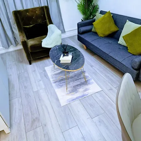 Apartment 1 Bedroom Flat *