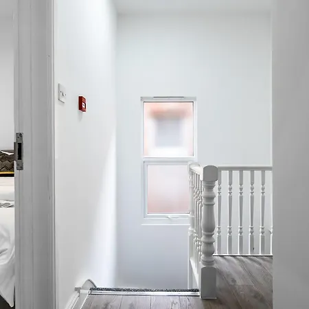 Modern Studio In Wembley Guest house *