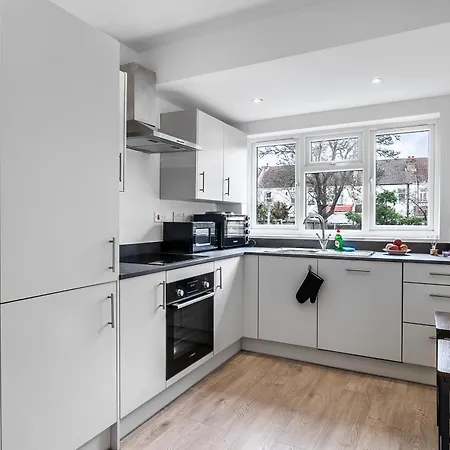 Modern Studio In Wembley