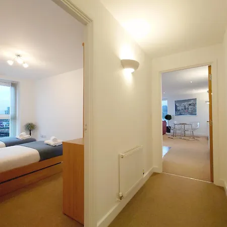 Apartment Excel - Three Bed Serviced *