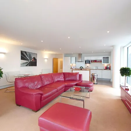Excel - Three Bed Serviced Apartment London