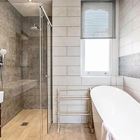 Apartment Well-designed Chelsea Flat London