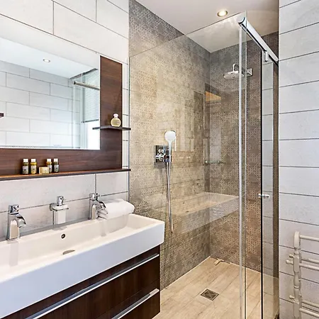Well-designed Chelsea Flat Apartment *