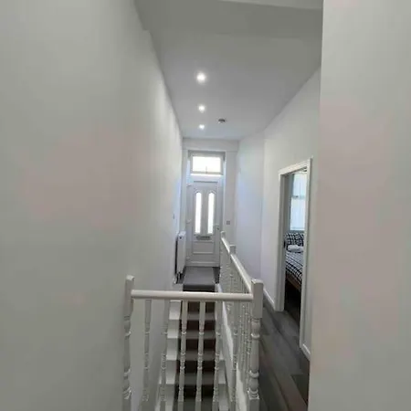 Stunning 3br Maisonette In Brixton * Londra