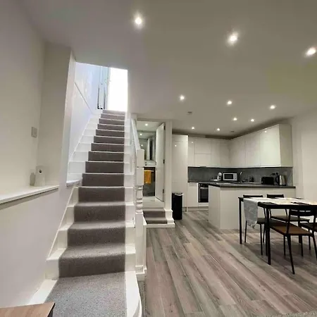 Appartamento Stunning 3br Maisonette In Brixton *