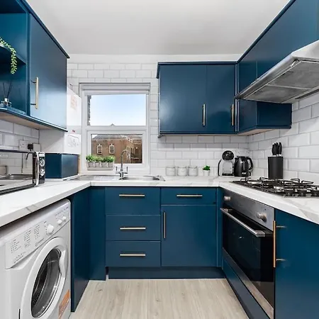 The Holloway Suite- Longterm 15% Off Sleeps4 Apartment London