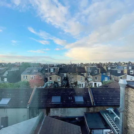 Tubeside Stylish 2-bed Flat Apartment *